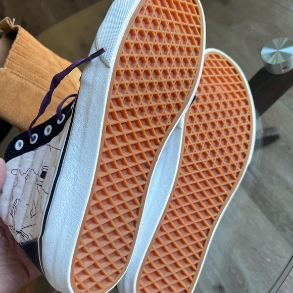 Custom Design Vans - Picture 4 of 4